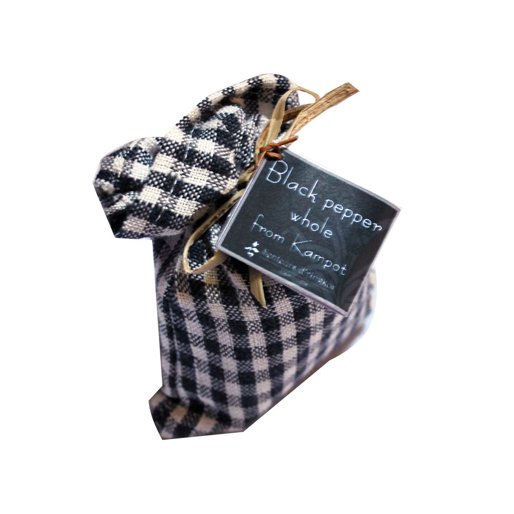 Whole black pepper in krama bag