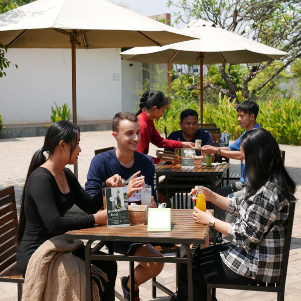 Tea & Coffee bar, after your shopping, enjoy some homemade juice, tea, coffee, ice cream and more..at our bar.